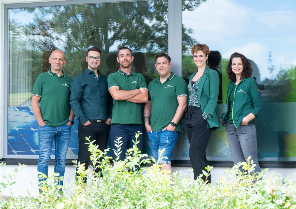 Teamfoto der GreenSolar365 GmbH in Althengstett – zertifizierte Experten für Photovoltaik, Stromspeicher und Solaranlagen