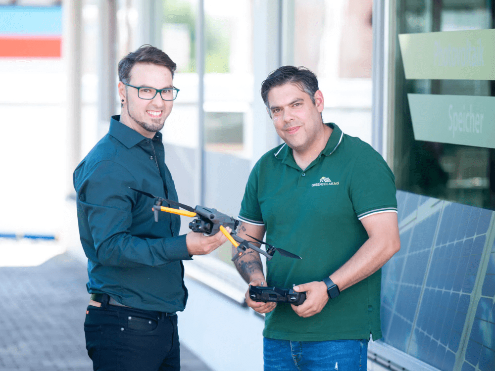GreenSolar365 Techniker-Team bei Photovoltaik-Installation in Pforzheim und Enzkreis